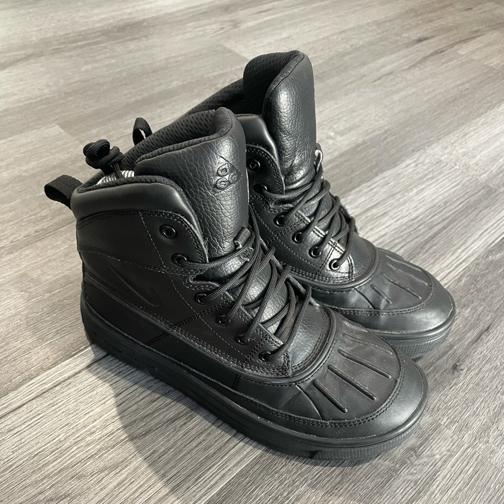 Nike acg black size 5 youth